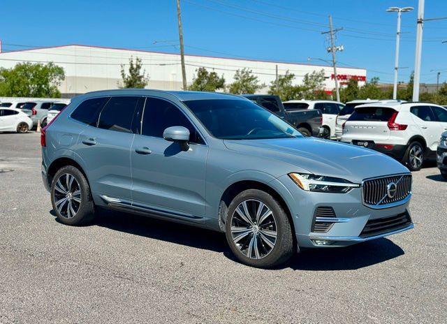 2023 Volvo XC60 B5 Ultimate Bright Theme FWD's photo