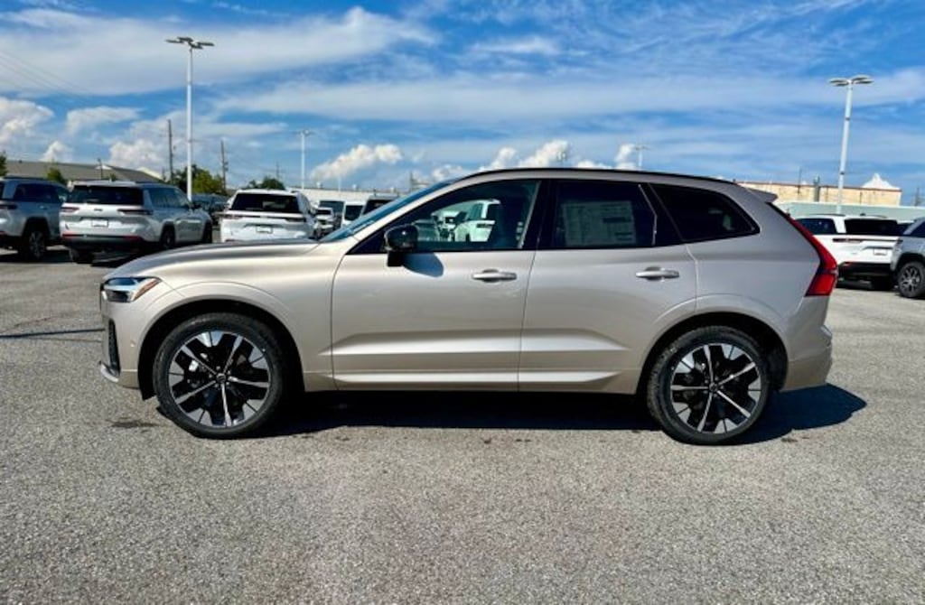 New 2026 Volvo XC60 B5 Plus SUV