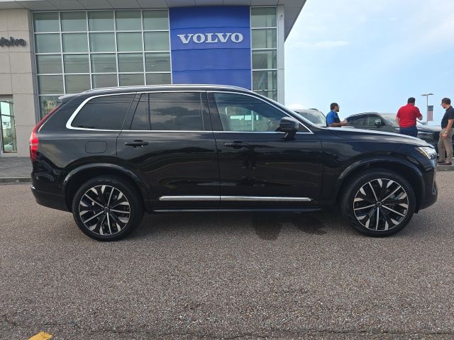 2026 Volvo XC90 Plus AWD photo 4