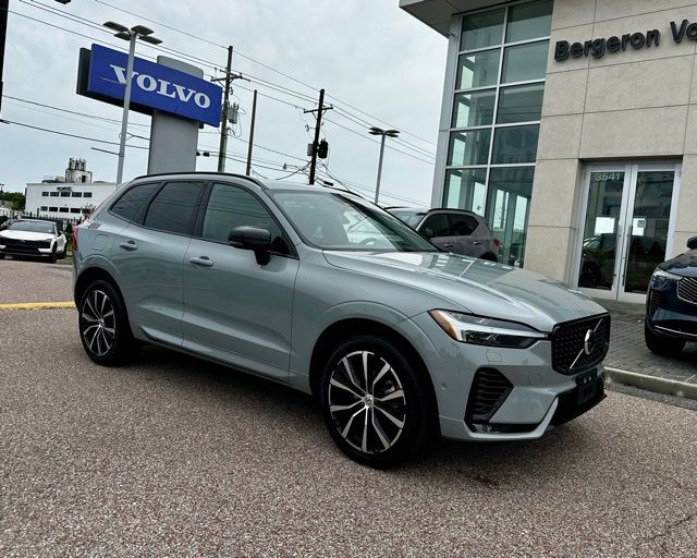 2025 Volvo XC60 B5 Plus Dark AWD's photo