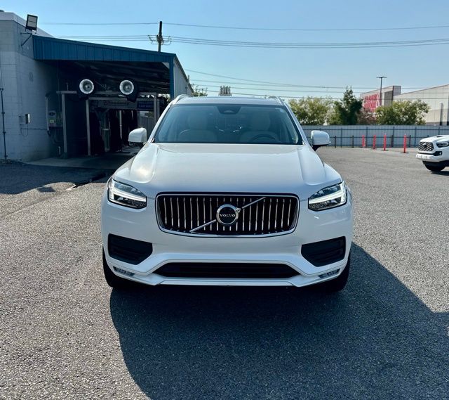 2023 Volvo XC90 B5 AWD Core photo 2