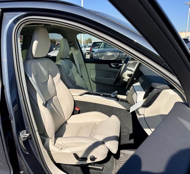 2026 Volvo XC60 Ultra - Photo 18
