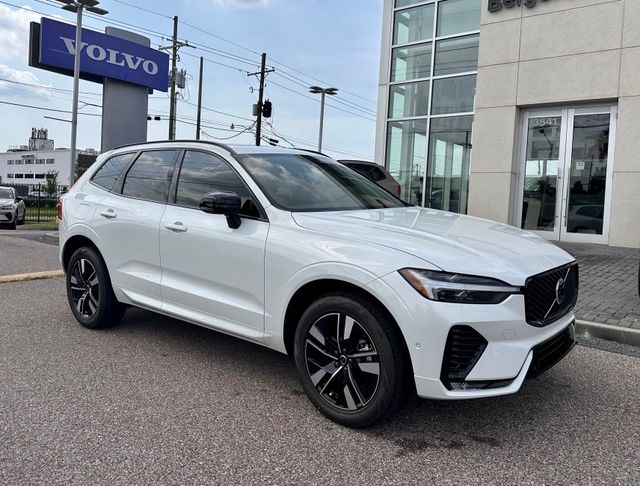 2026 Volvo XC60 B5 Plus