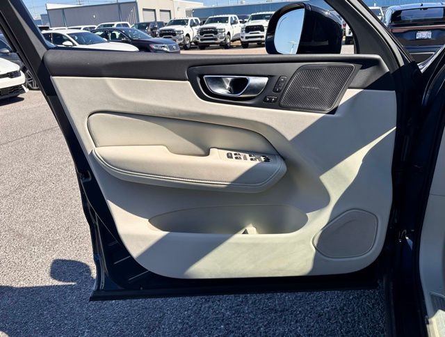 2026 Volvo XC60 Ultra - Photo 14