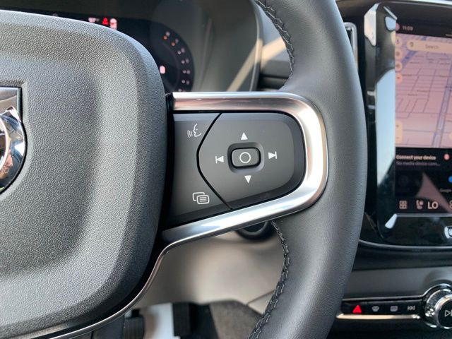 2026 Volvo XC40 Plus - Photo 25