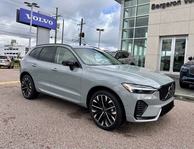 2026 Volvo XC60 B5 Ultra Dark AWD's photo