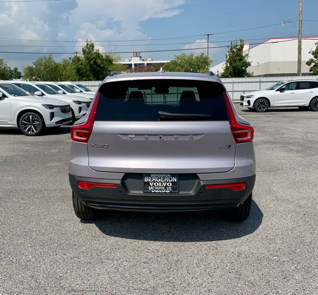2026 Volvo XC40 Plus - Photo 7