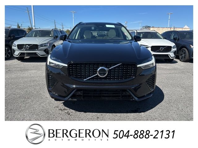 2025 Volvo XC60 B5 Plus photo 2