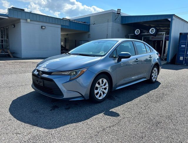 2023 Toyota Corolla LE photo 3