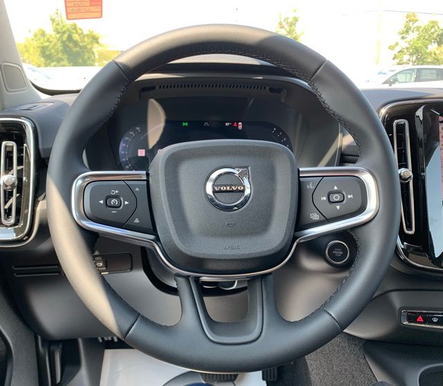 2026 Volvo XC40 Plus - Photo 26