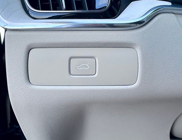 2026 Volvo XC60 Ultra - Photo 20