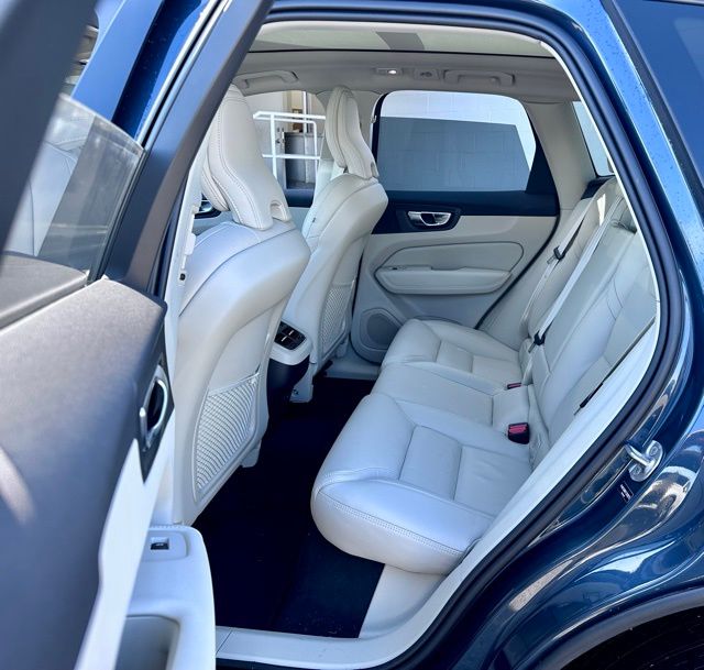 2026 Volvo XC60 Ultra - Photo 17