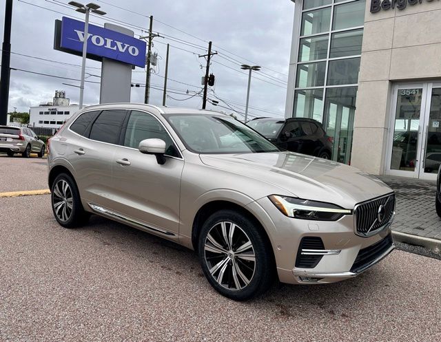 2023 Volvo XC60 B5 Plus Bright Theme AWD's photo