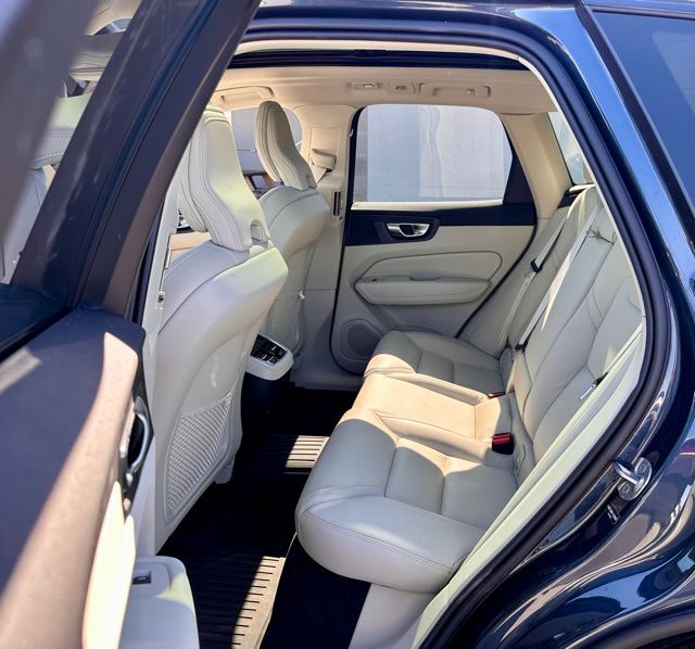 2026 Volvo XC60 Ultra - Photo 19