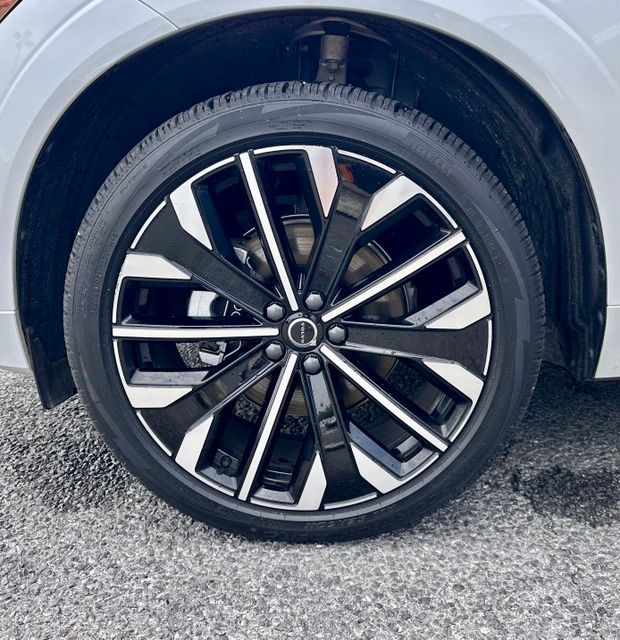 2026 Volvo XC60 Ultra - Photo 13