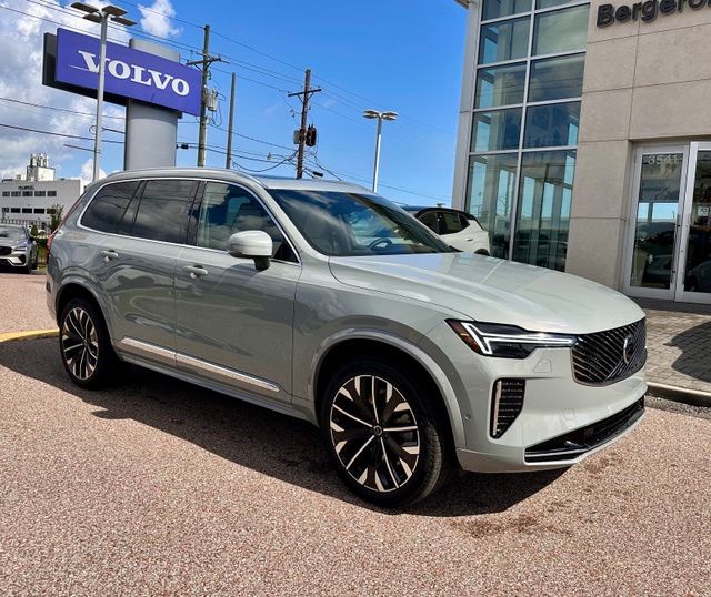 2026 Volvo XC90 B6 Plus