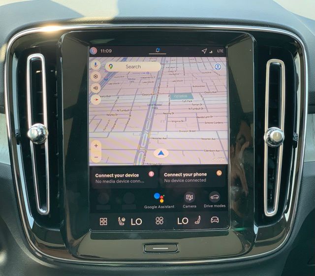 2026 Volvo XC40 Plus - Photo 30