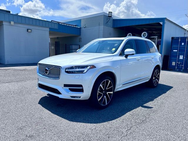 2024 Volvo XC90 B5 Plus photo 2