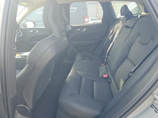 2025 Volvo XC60 B5 Plus photo 3