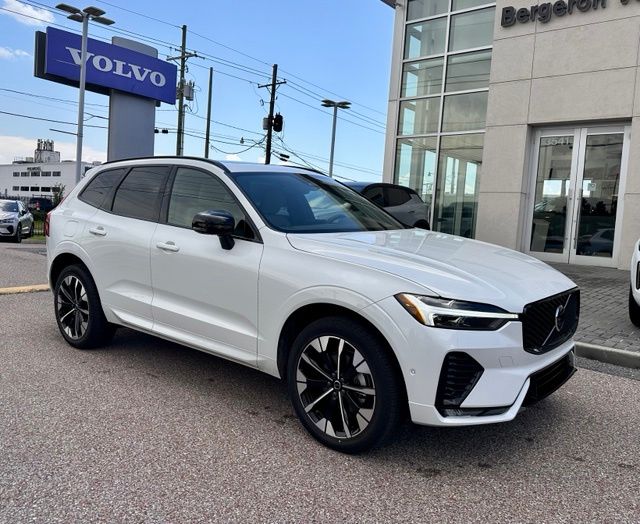 2026 Volvo XC60 B5 Plus Dark AWD's photo