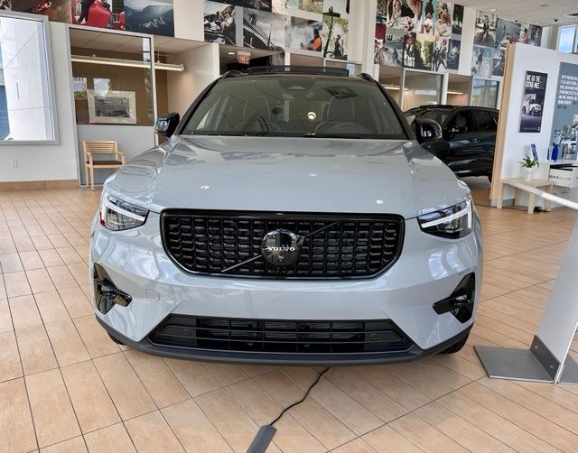 2026 Volvo XC40 B5 Ultra Ultra Black Edition AWD's photo