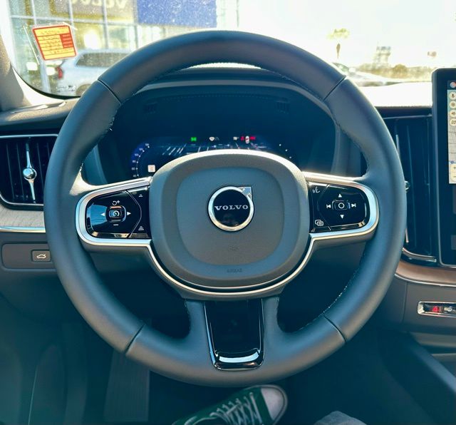 2026 Volvo XC60 Plus - Photo 26