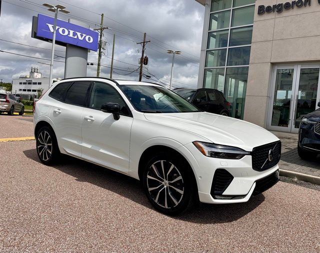 2025 Volvo XC60 B5 Plus Dark AWD's photo
