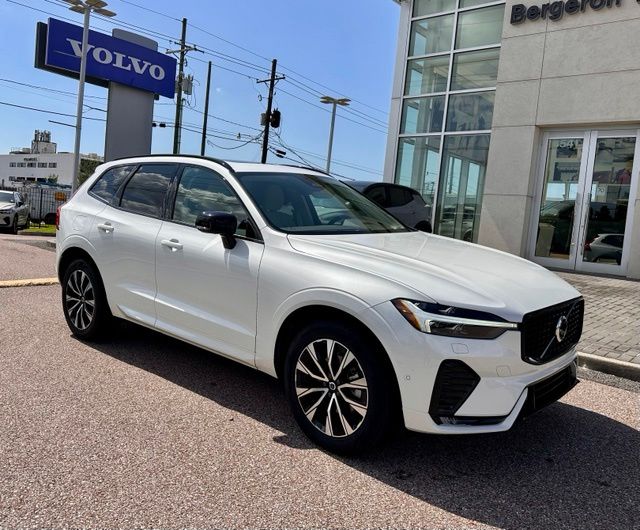 2024 Volvo XC60 B5 Plus Dark Theme AWD's photo
