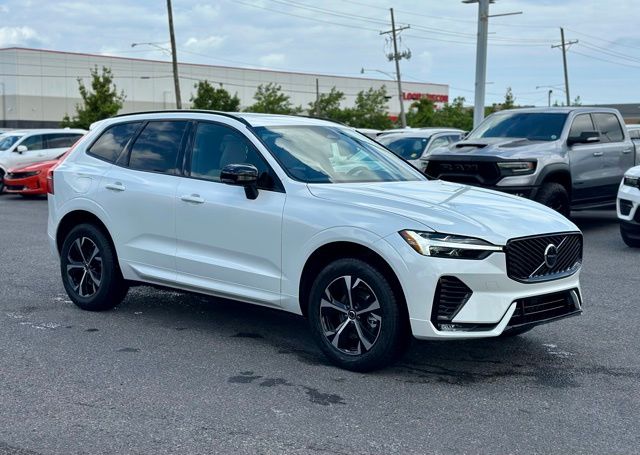 2026 Volvo XC60 B5 Core Dark AWD's photo