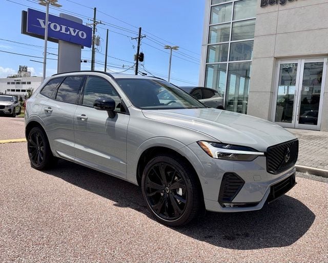 2026 Volvo XC60 B5 Ultra Black Edition Theme AWD's photo
