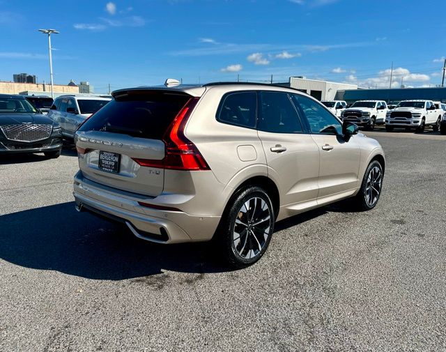 2026 Volvo XC60 Plus - Photo 6