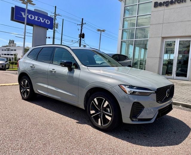 2026 Volvo XC60 B5 Plus Dark AWD's photo