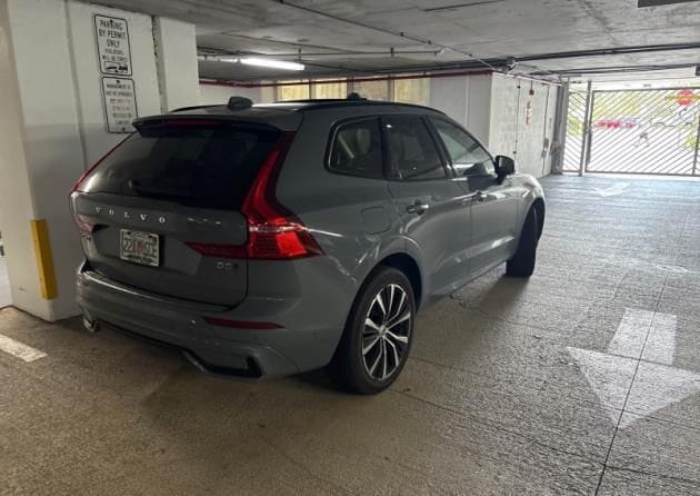 2023 Volvo XC60 B5 Plus Dark Theme AWD's photo