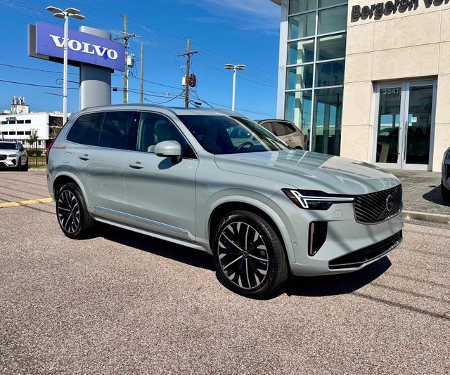 2026 Volvo XC90 Plus