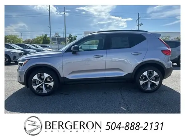 2026 Volvo XC40 exterior