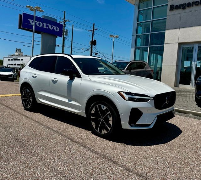 2026 Volvo XC60 B5 Plus Dark AWD's photo