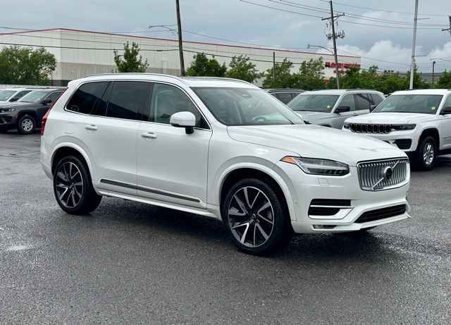 2024 Volvo XC90 B6 Plus 7-Seater Bright theme 4WD's photo