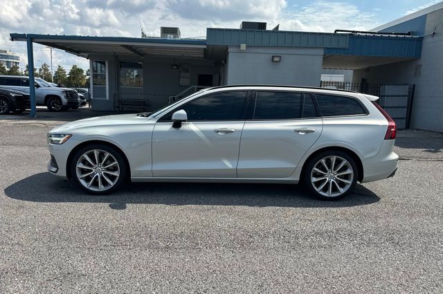 2020 Volvo V60 T5 Momentum photo 4