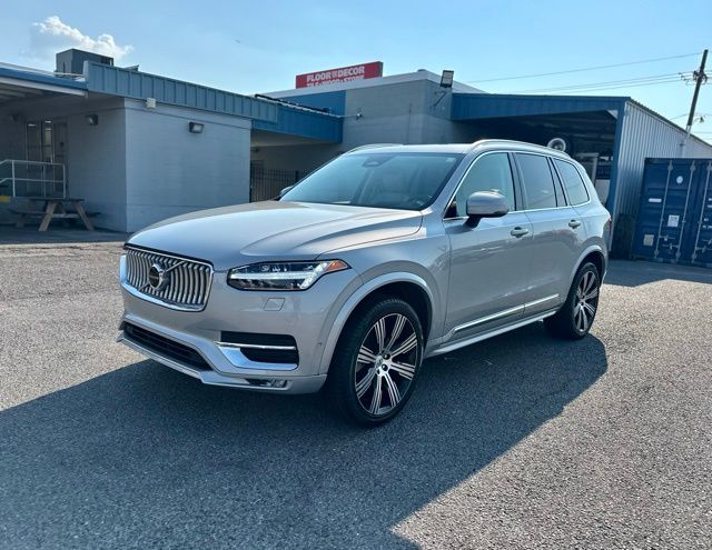 2023 Volvo XC90 AWD Ultimate photo 2