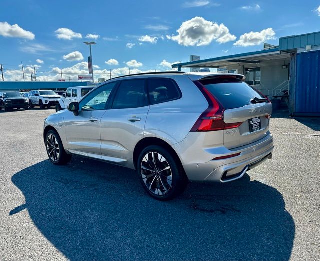 2026 Volvo XC60 Plus - Photo 8