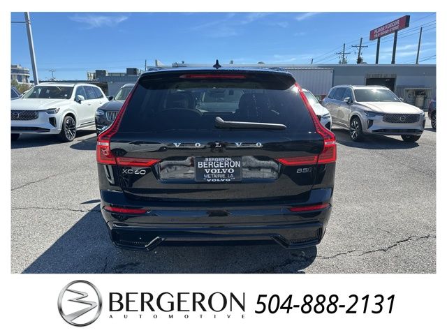 2025 Volvo XC60 B5 Plus photo 4