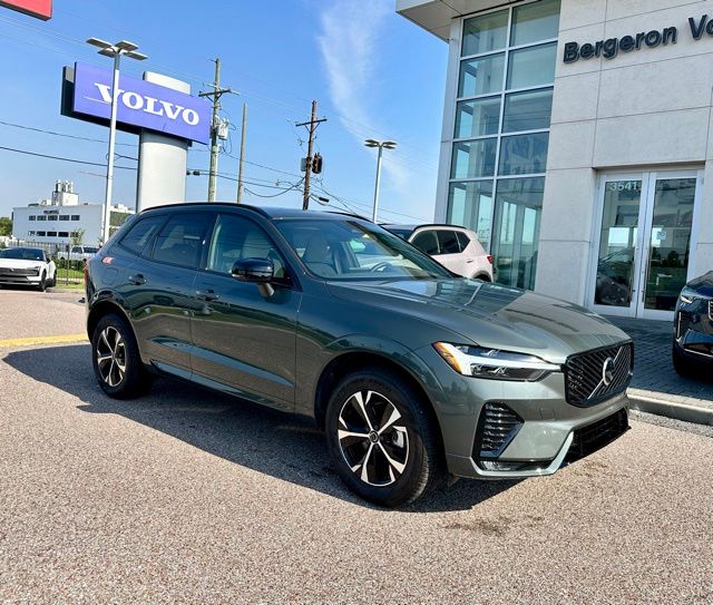2026 Volvo XC60 B5 Core Dark AWD's photo