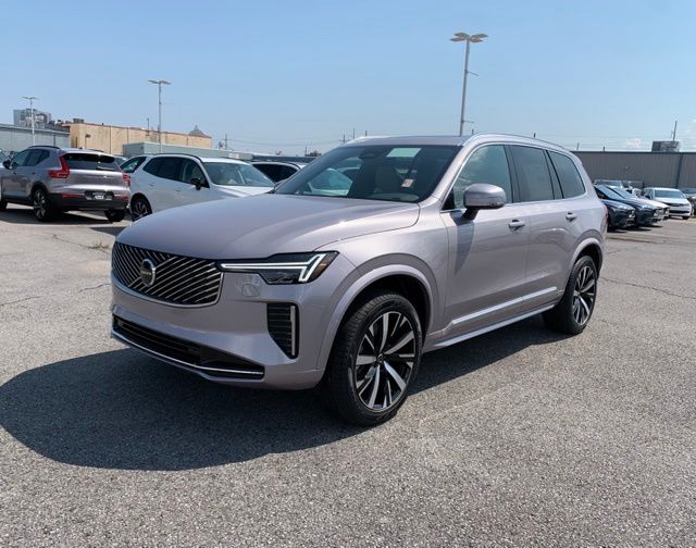 2026 Volvo XC90 B5 Core photo 3