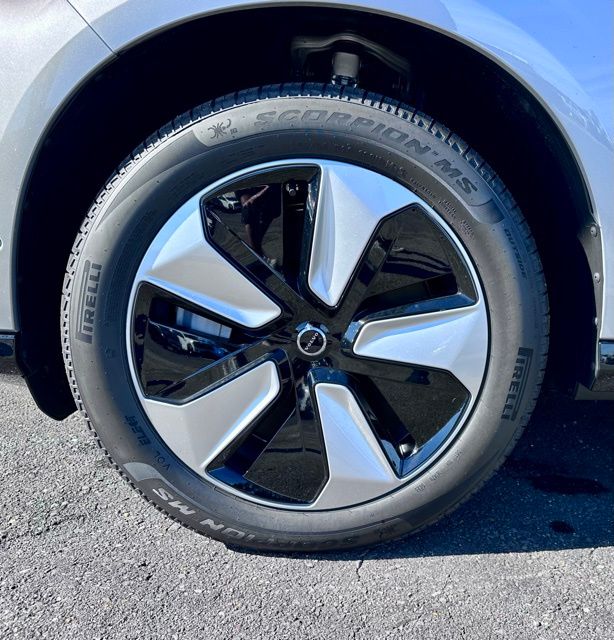 2025 Volvo EX90 Plus - Photo 15