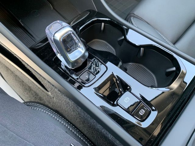2026 Volvo XC40 Plus - Photo 33
