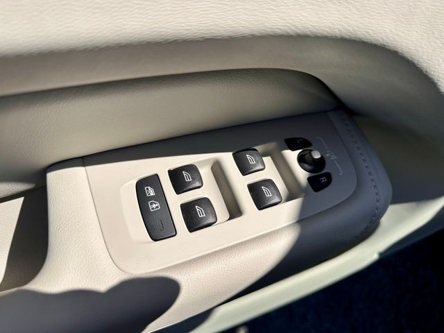 2026 Volvo XC60 Ultra - Photo 16