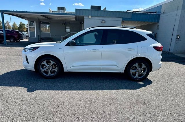 2023 Ford Escape ST-Line photo 3