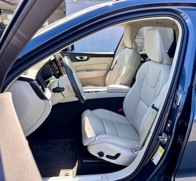 2026 Volvo XC60 Ultra - Photo 17