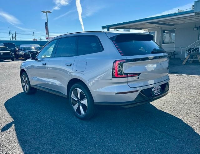 2025 Volvo EX90 Plus - Photo 8