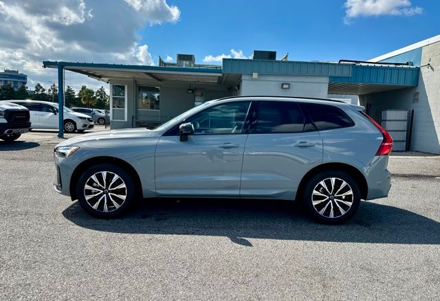 2025 Volvo XC60 B5 Plus photo 4
